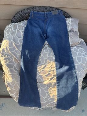 Vintage GUESS USA 80s Sexy zip no bk pockets slight bells Drk blue fade sz 26